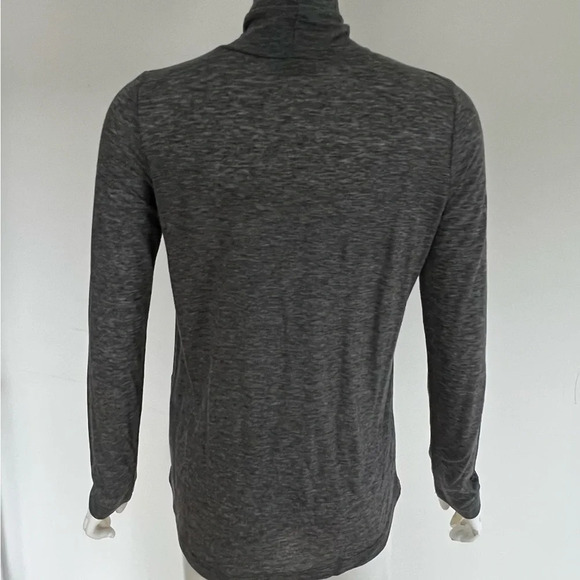 Gazelle Women's Small Gray Lightweight Thin Turtleneck Long Sleeve Shirt NWT - Picture 4 of 9
